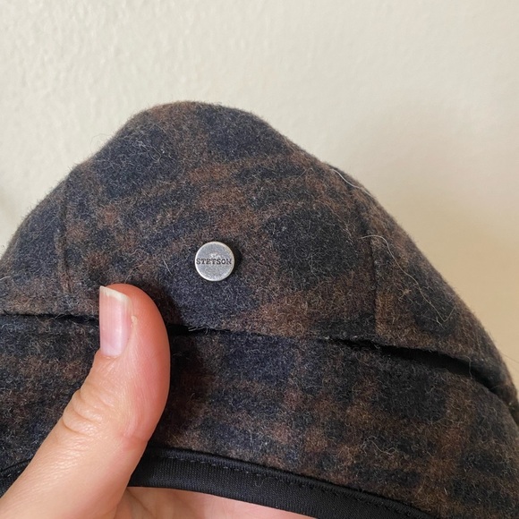 Stetson Men’s Wool Blend Plaid Newsboy Cap with Earflap Vintage Driving Hat - Picture 4 of 6